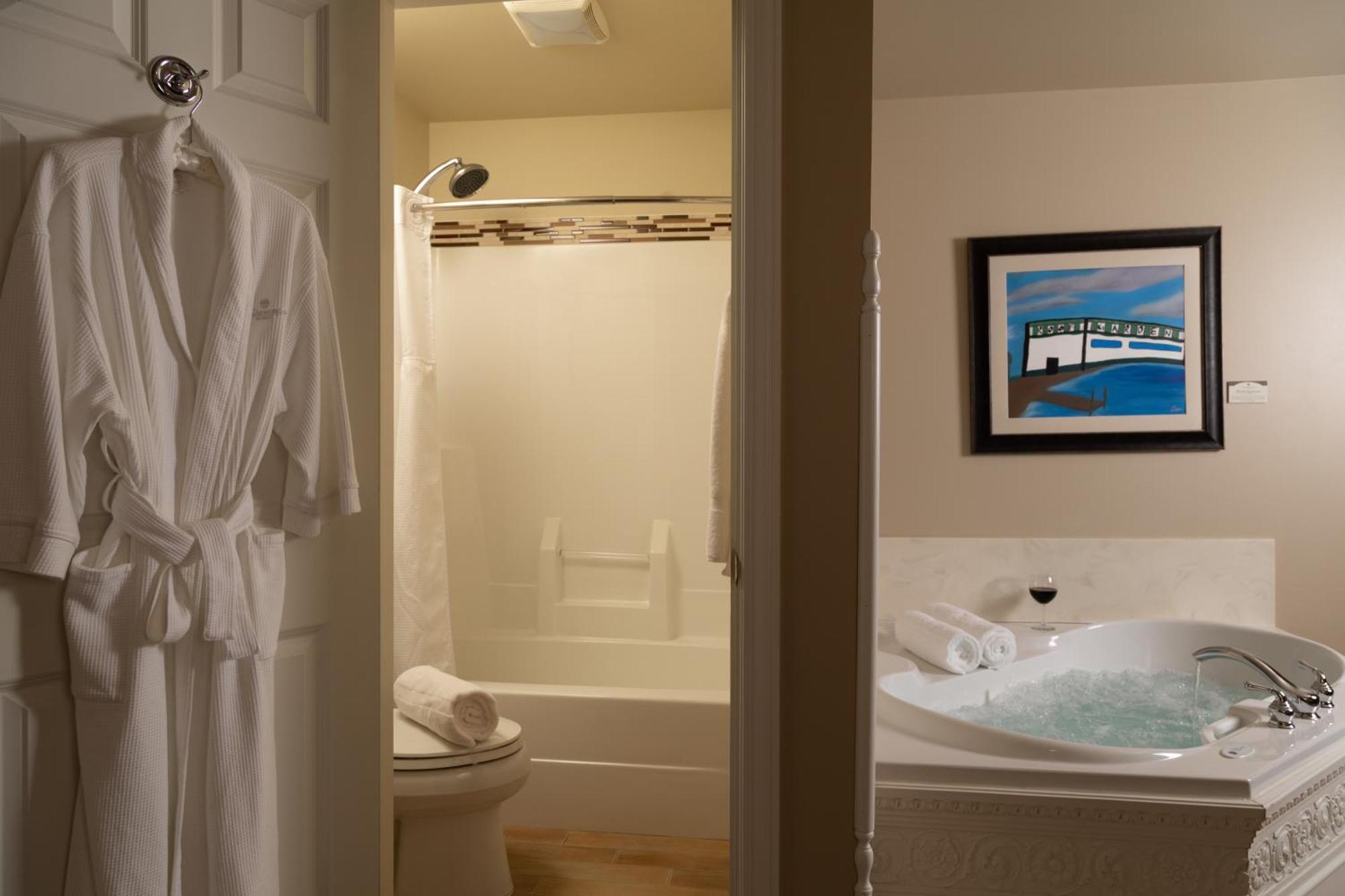 The Oakwood Inn โอโคโบจิ ภายนอก รูปภาพ