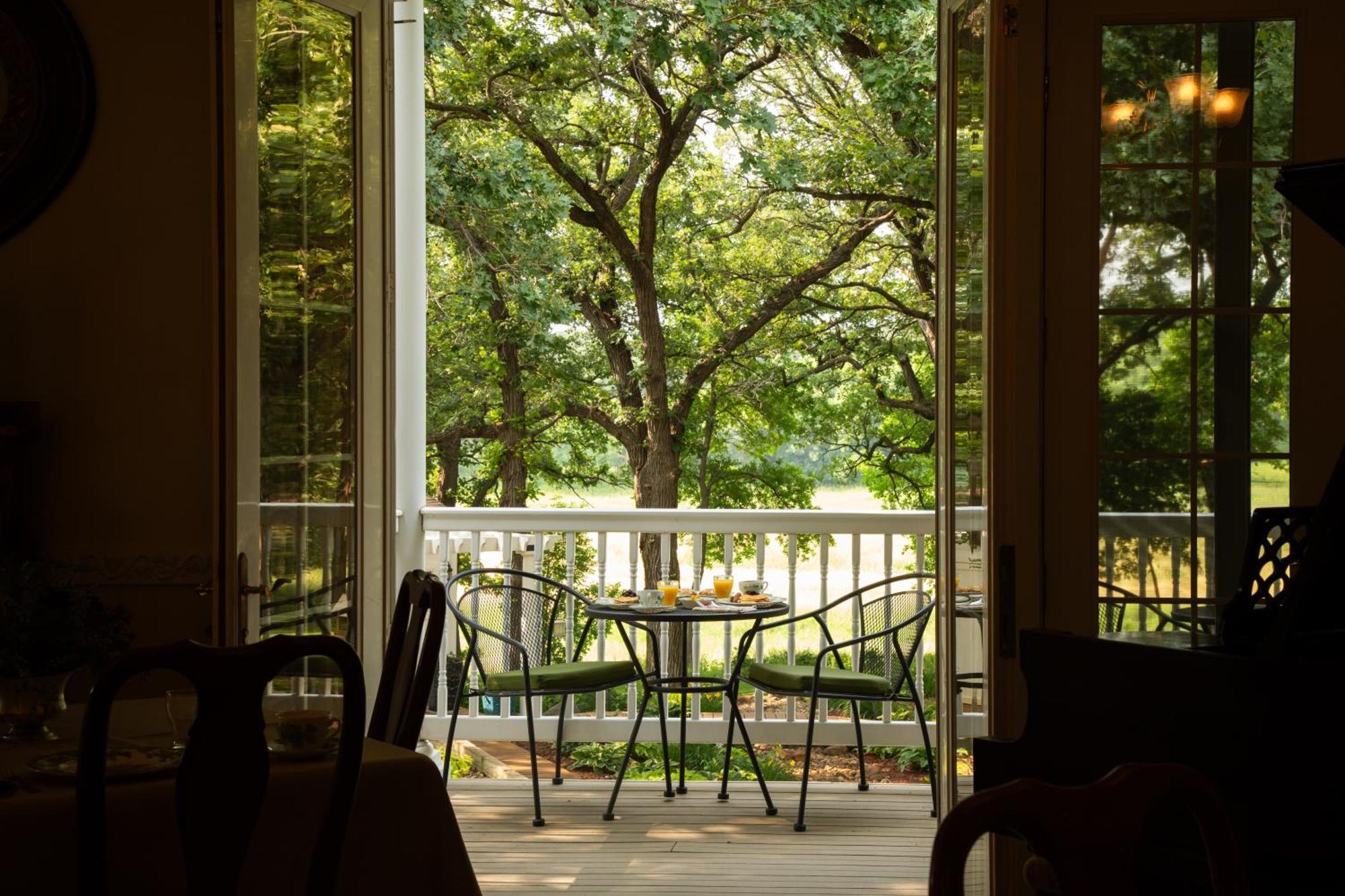 The Oakwood Inn โอโคโบจิ ภายนอก รูปภาพ