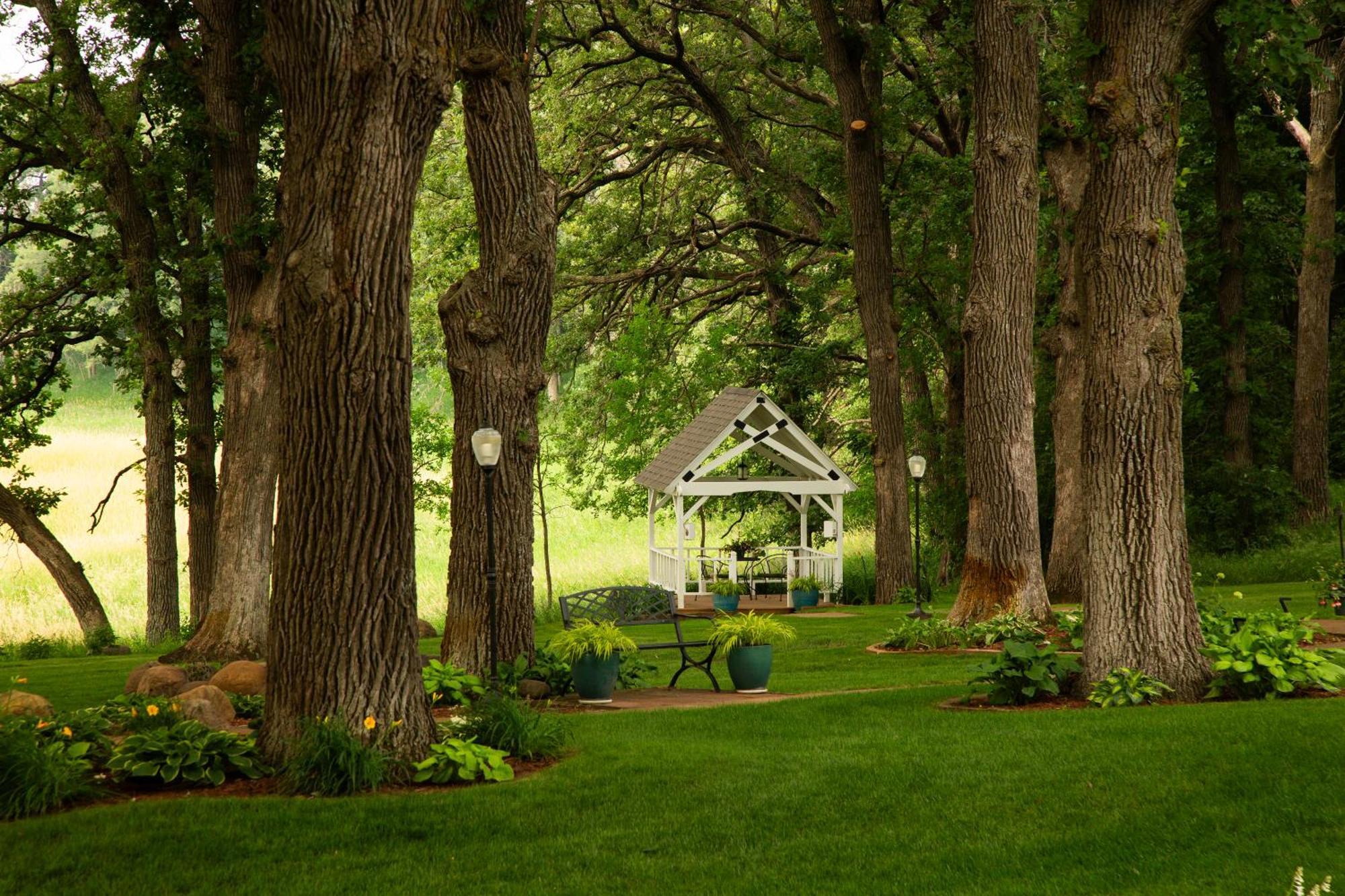 The Oakwood Inn โอโคโบจิ ภายนอก รูปภาพ