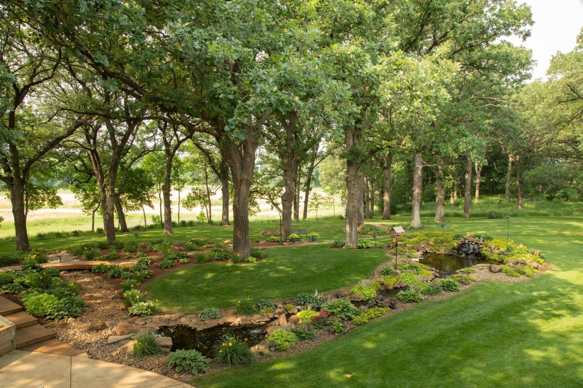 The Oakwood Inn โอโคโบจิ ภายนอก รูปภาพ